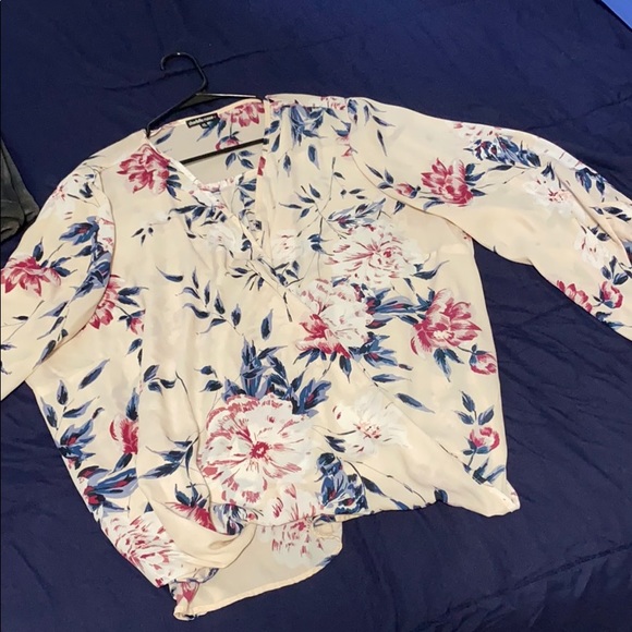 Blouse - Picture 2 of 2